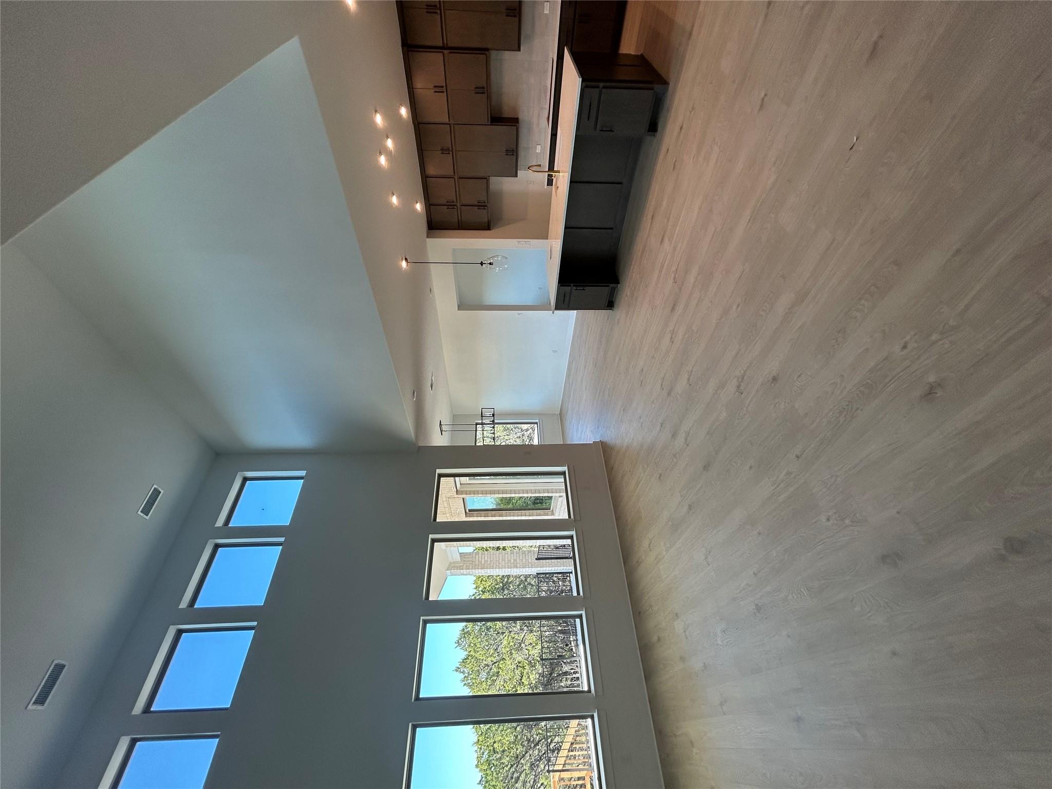 1904 Crimson Sunset DR