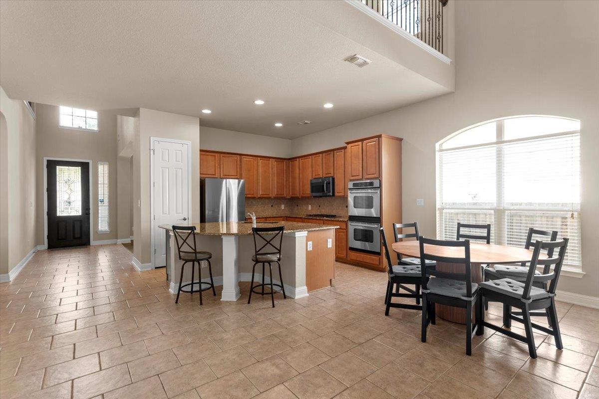 15601 Interlachen DR