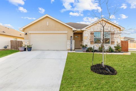 709 East ST Hutto TX 78634