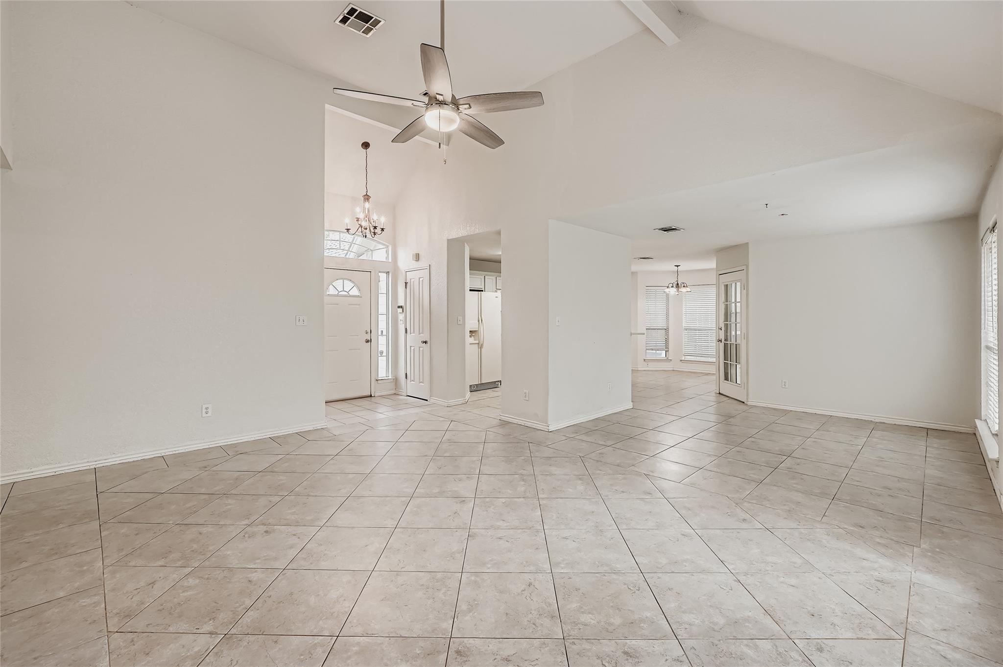 1805 Ramona CIR