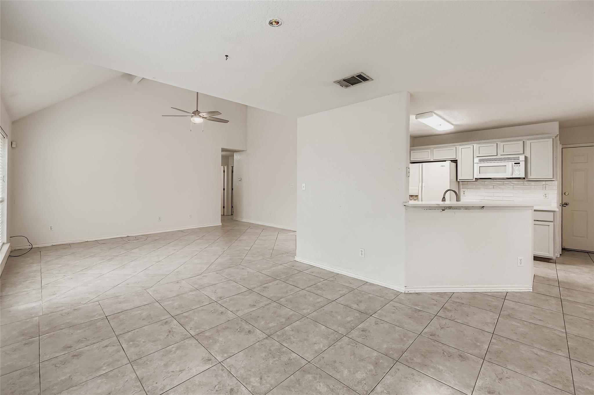 1805 Ramona CIR