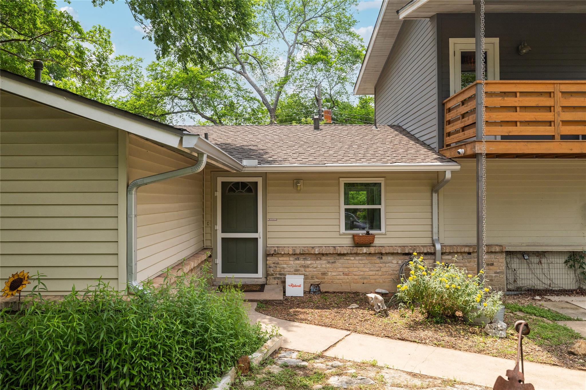 6903 Vassar DR