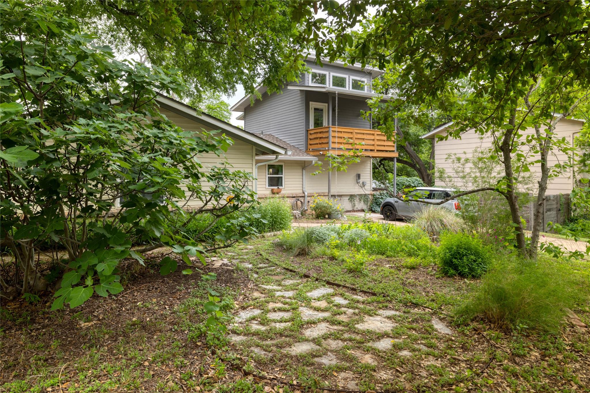 6903 Vassar DR