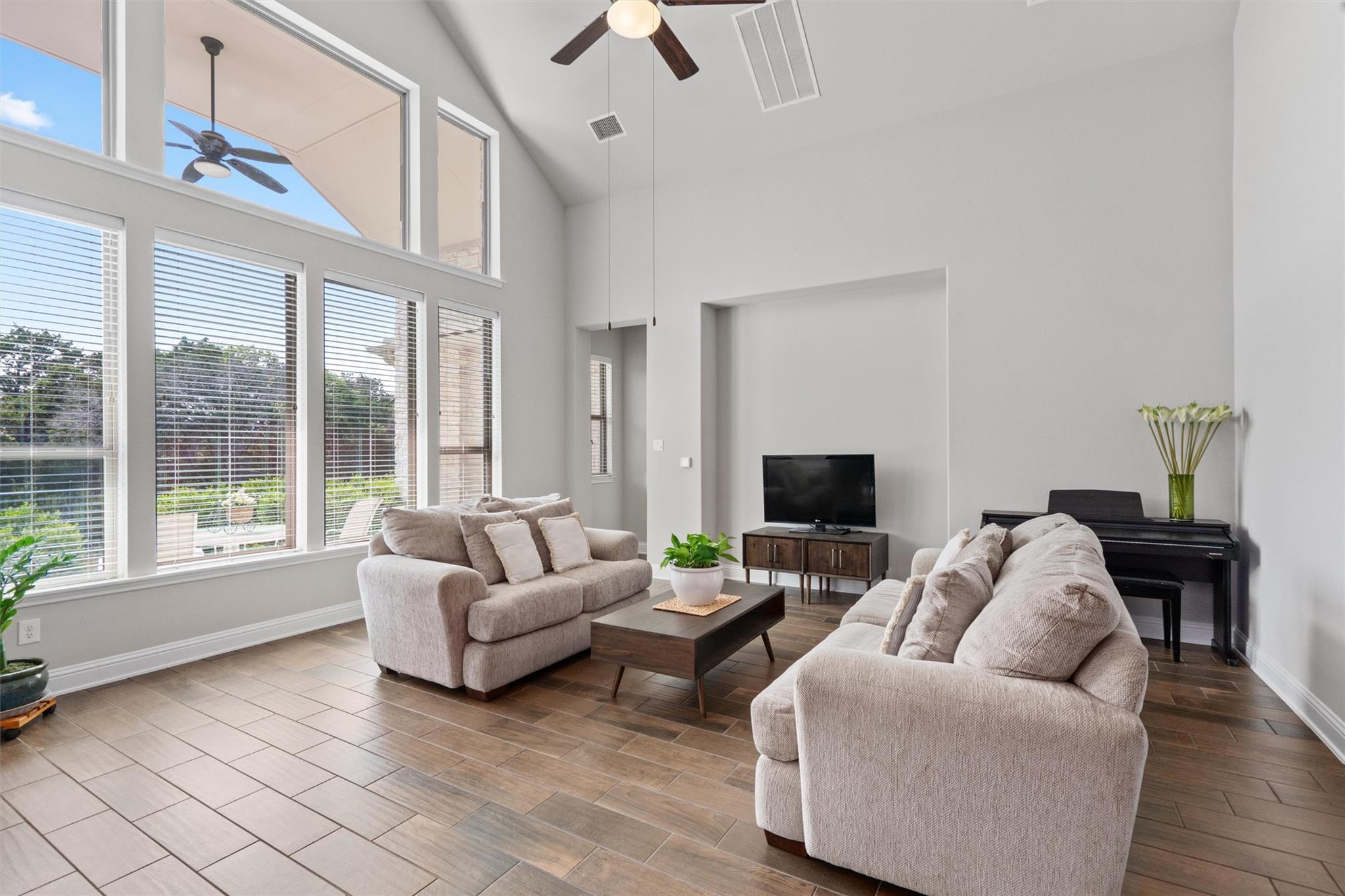 3912 Logan Ridge DR