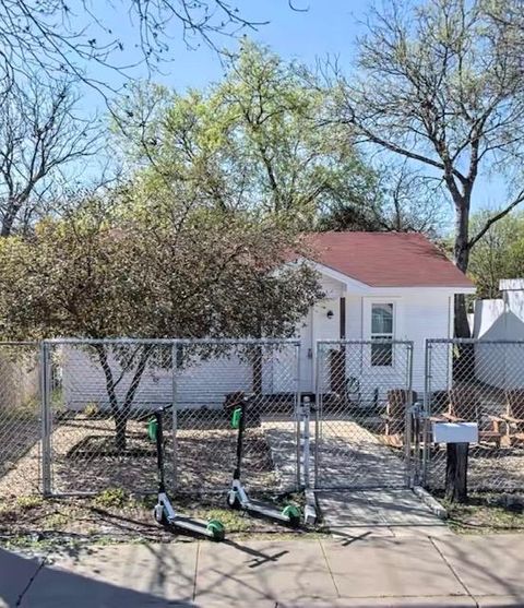 Photo of 212 Comal ST, Austin, TX 78702 (MLS # 4817271)