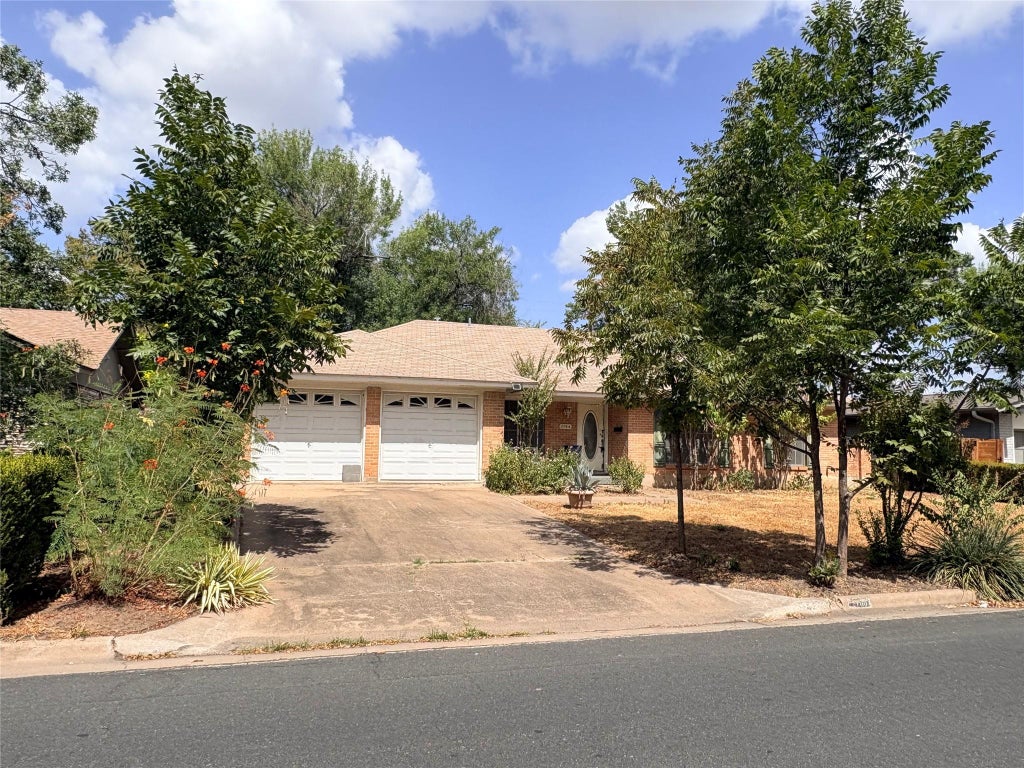 Photo of 2706 Thrushwood DR, Austin, TX 78757 (MLS # 5495698)