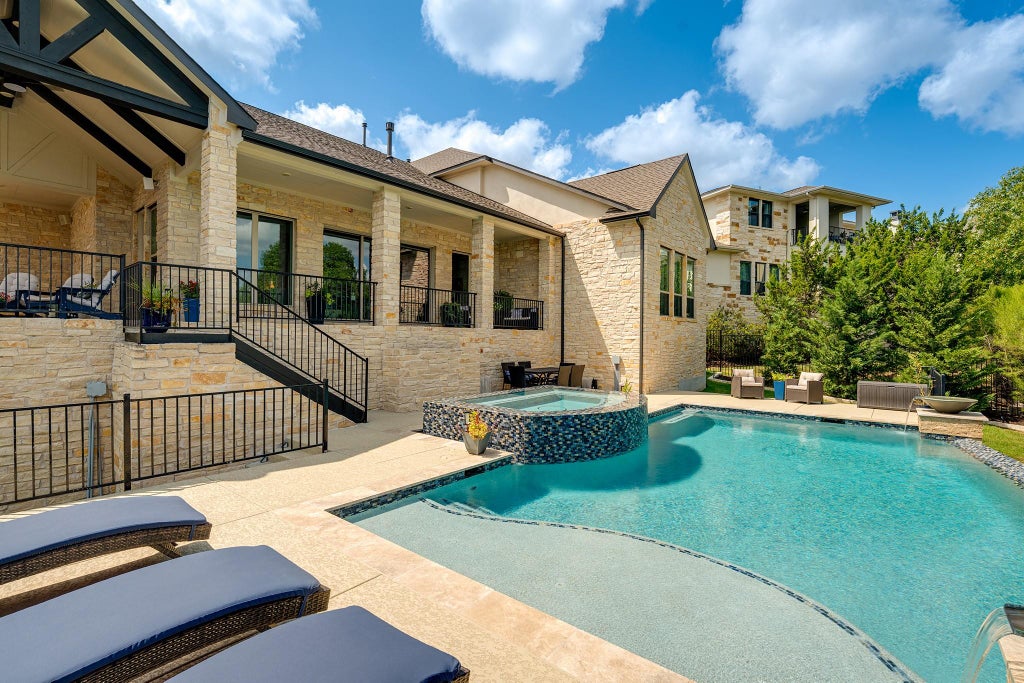Photo of 520 Woodside TER, Austin, TX 78738 (MLS # 1805390)