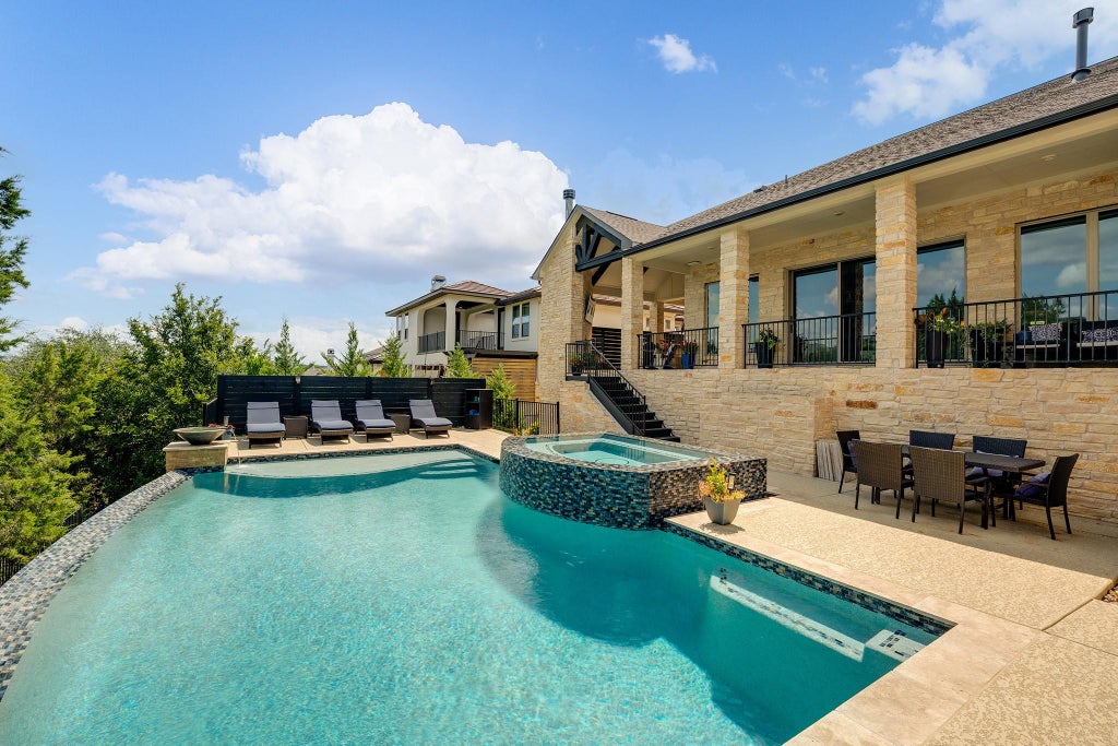 Photo of 520 Woodside TER, Austin, TX 78738 (MLS # 1805390)
