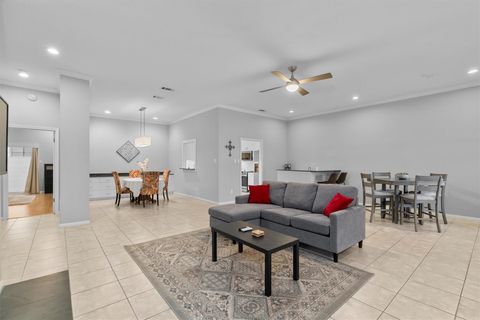 11003 Pinehurst DR 6 Austin TX 78747