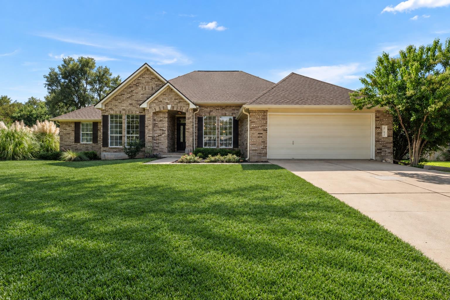 819 Blue Spring CIR