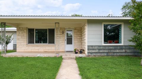 A home in Giddings