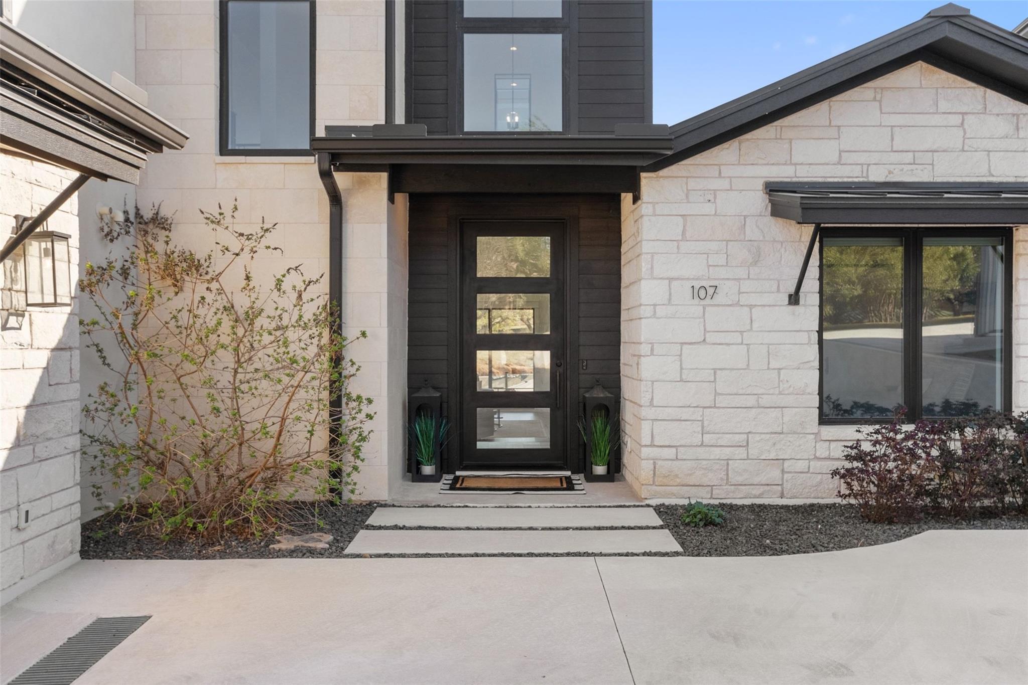 107 River Park DR