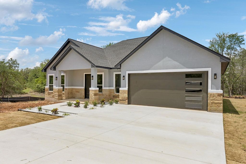 Photo of 118 Heleakala DR, Bastrop, TX 78602 (MLS # 8404361)