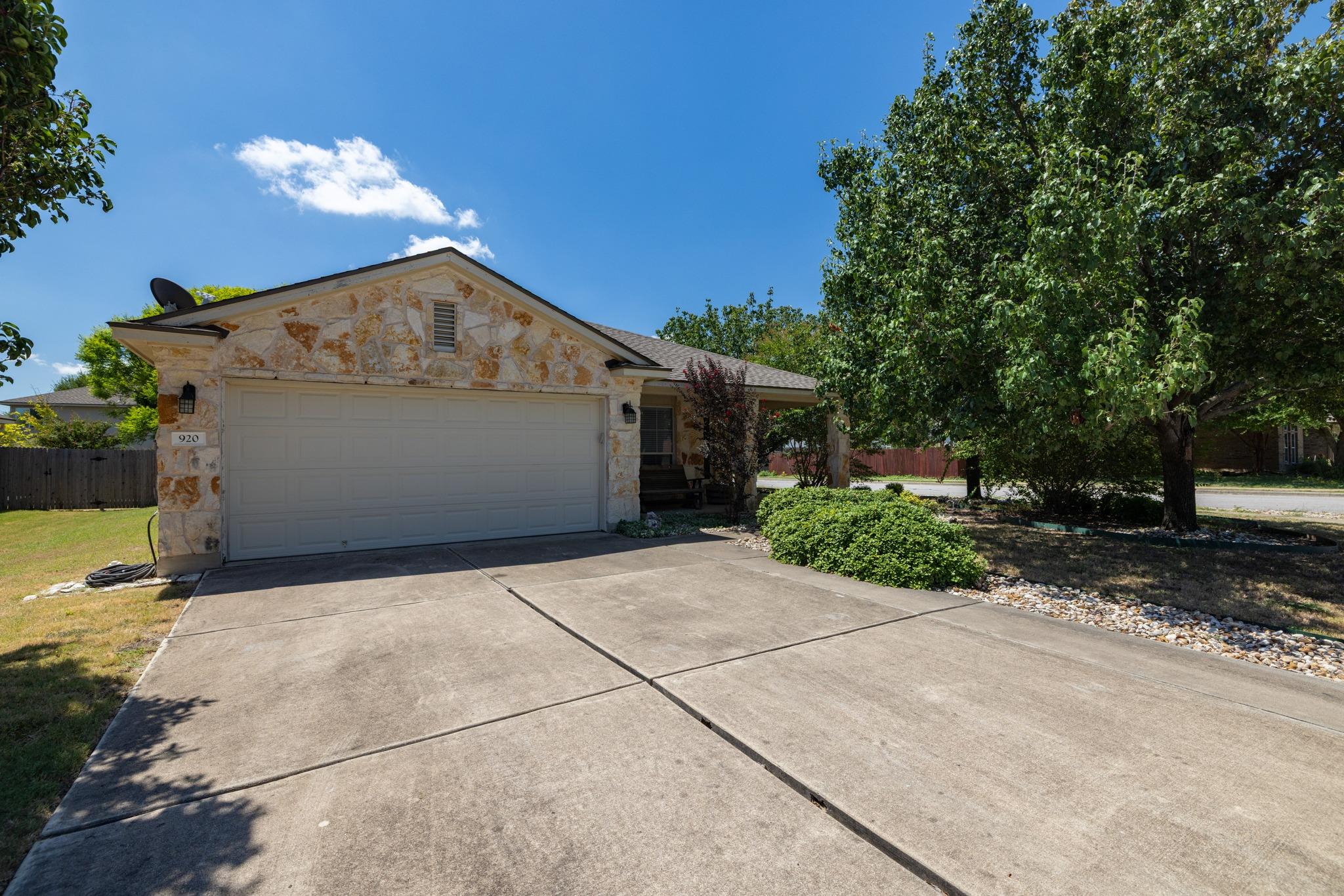 920 Flanagan DR