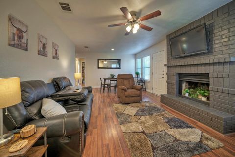 Photo of 1004/1006 Hyridge ST, Round Rock, TX 78664 (MLS # 6296831)