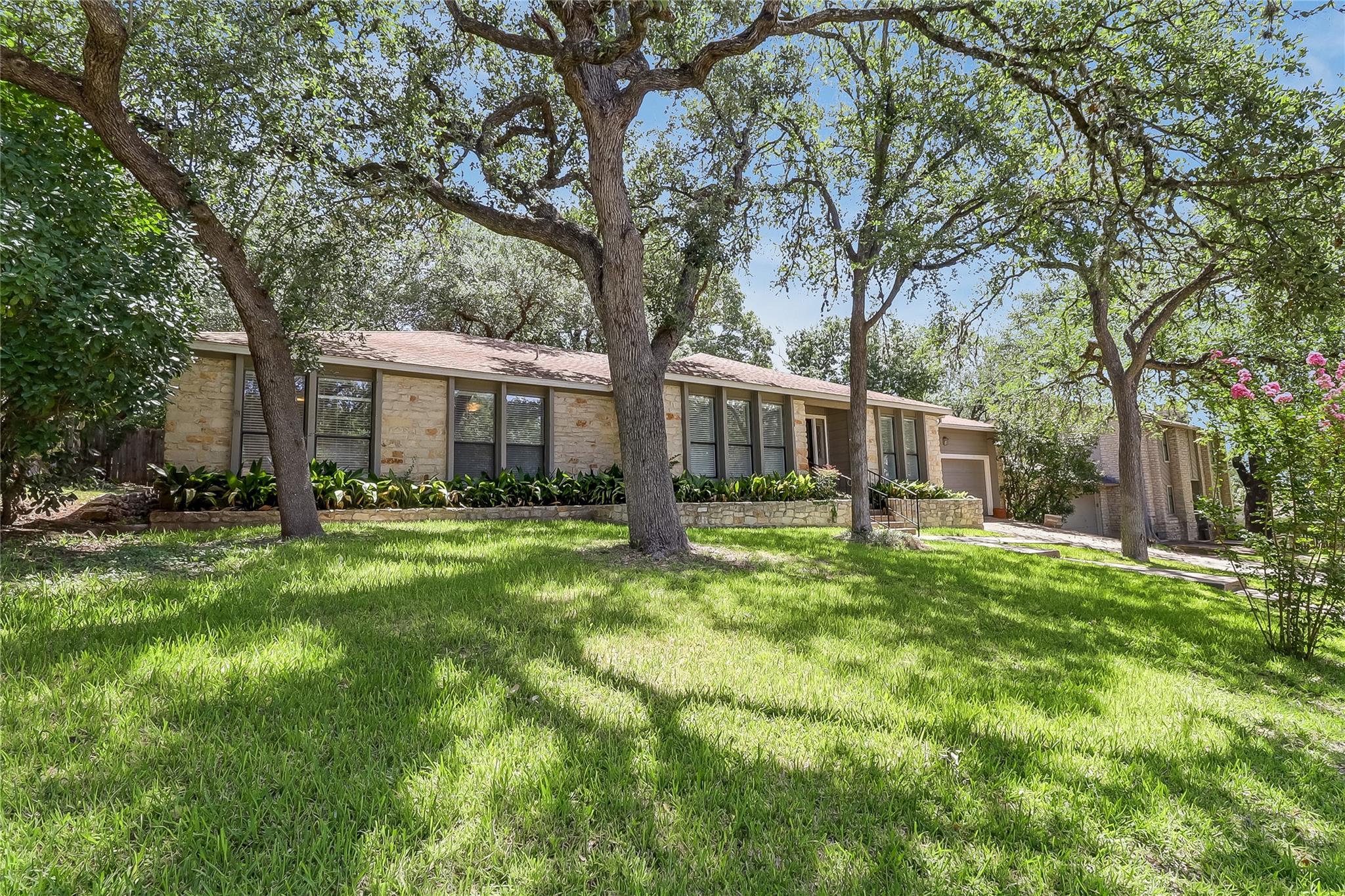 1302 Shannon Oaks TRL
