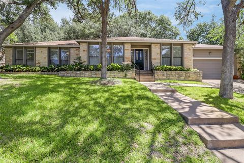 Photo of 1302 Shannon Oaks TRL, Austin, TX 78746 (MLS # 9077081)