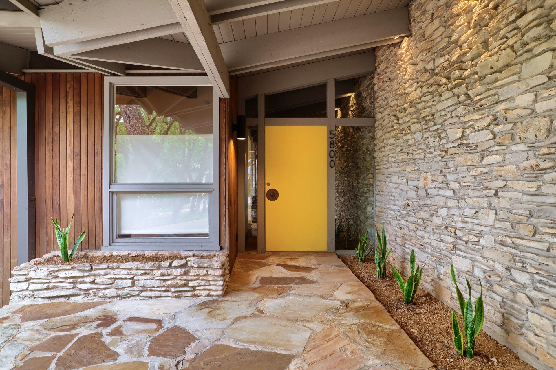 5800 Lookout Mountain DR