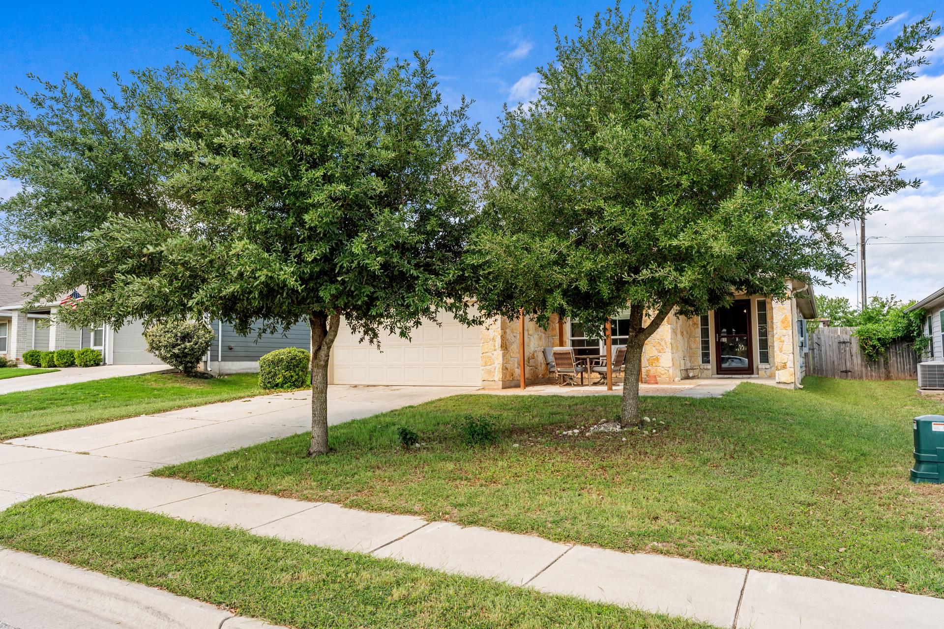604 Comal RUN