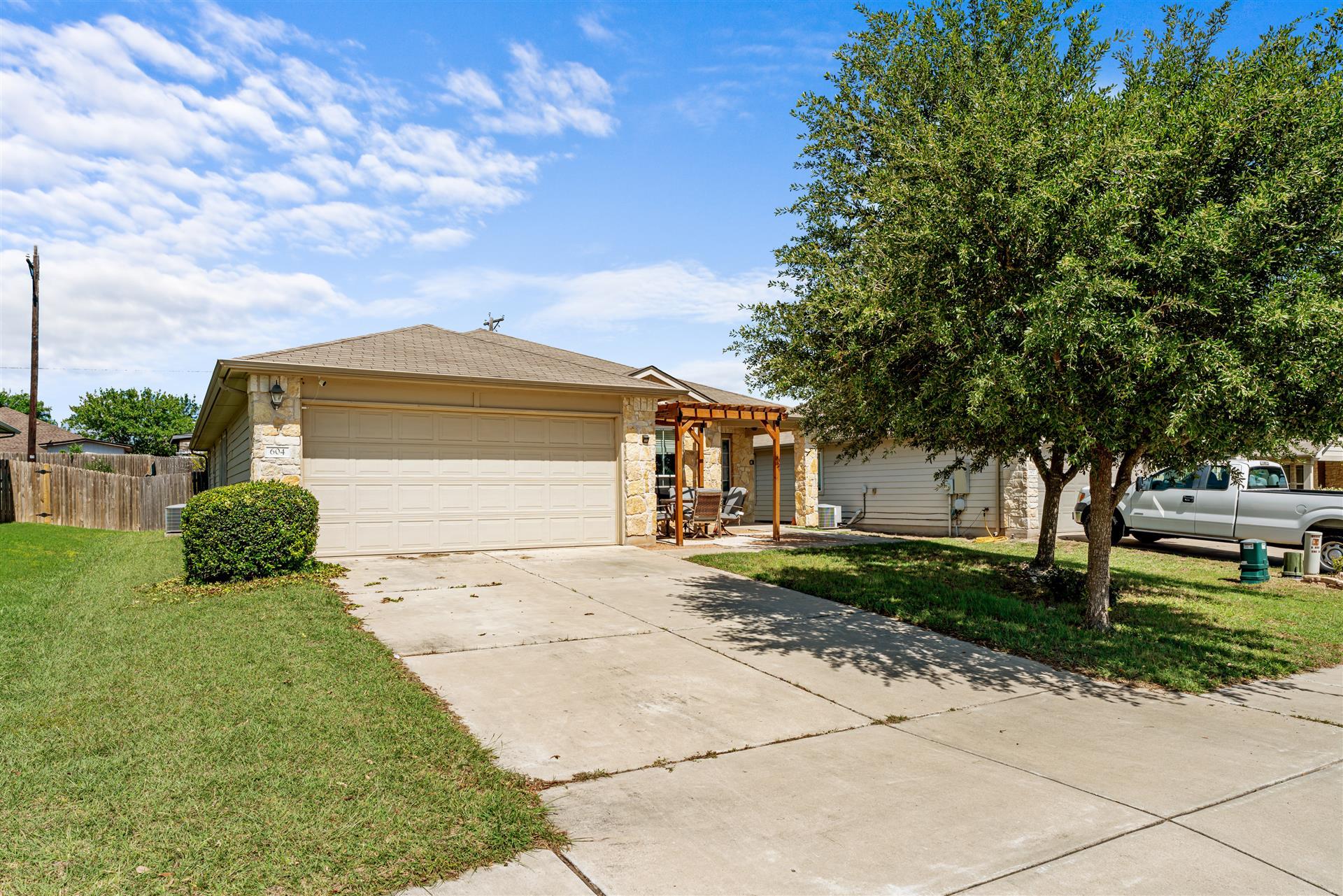 604 Comal RUN