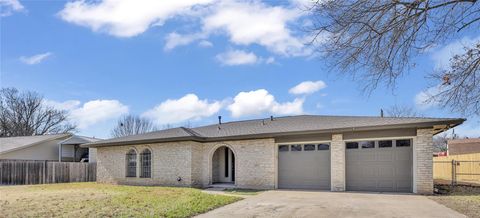 Photo of 514 Sara DR, Round Rock, TX 78664 (MLS # 1893646)