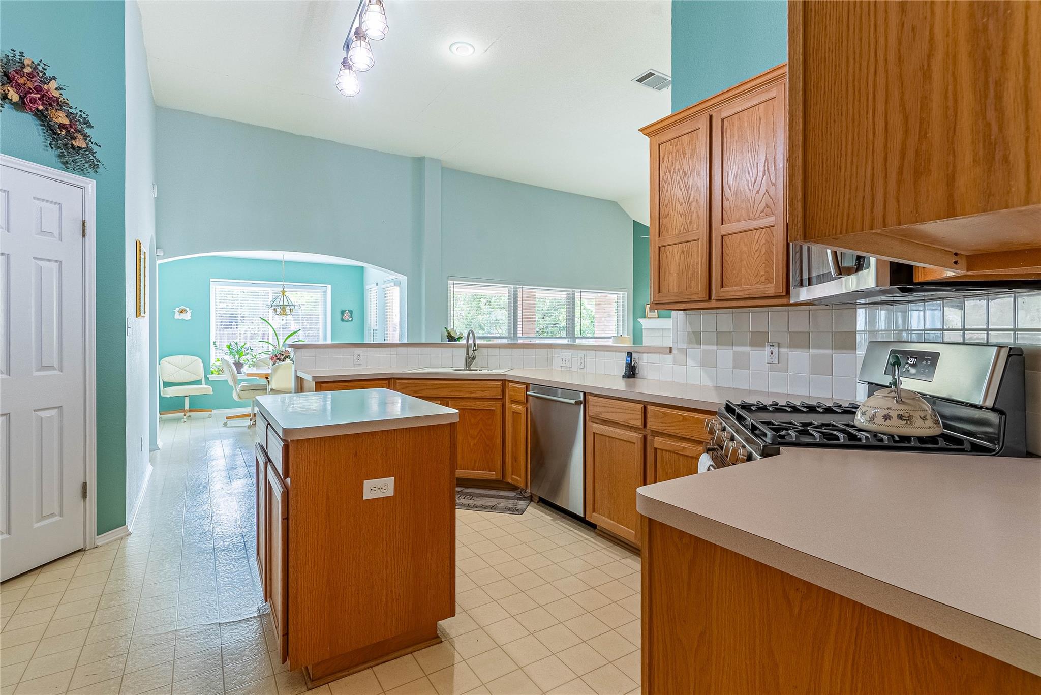 1106 Willow Creek DR
