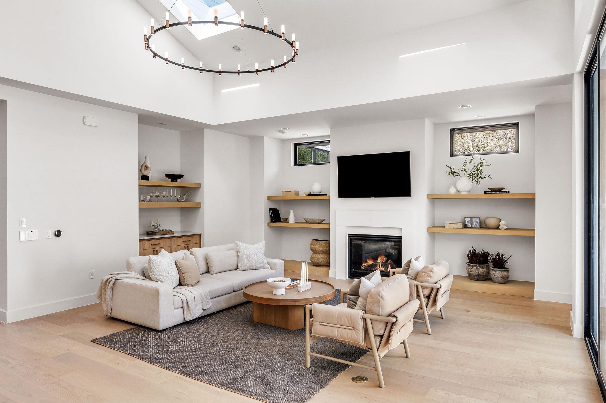 8307 Silver Ridge DR