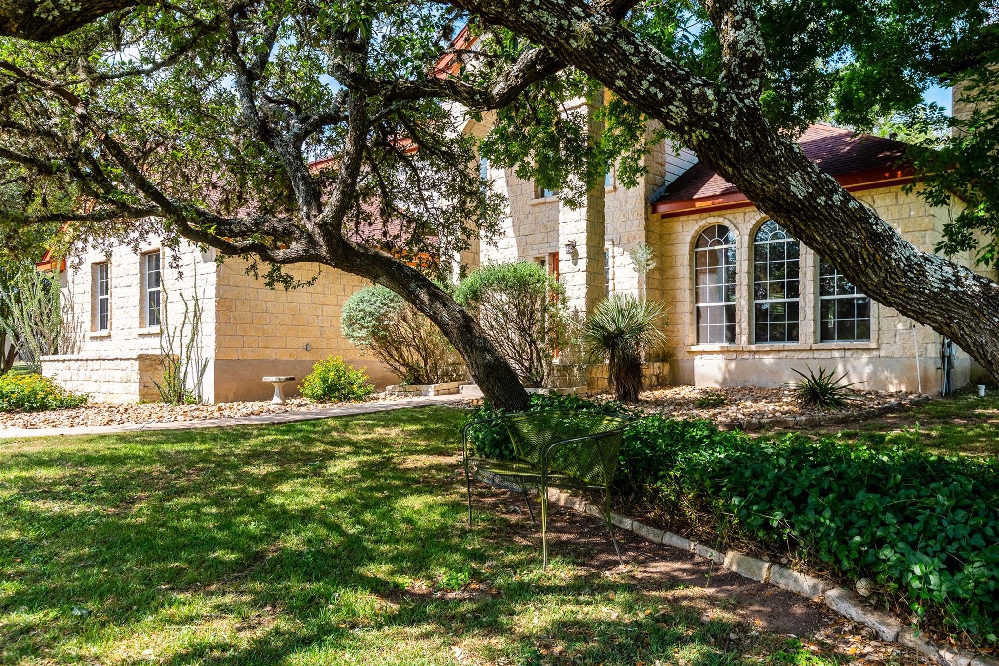 511 Shadywood LN