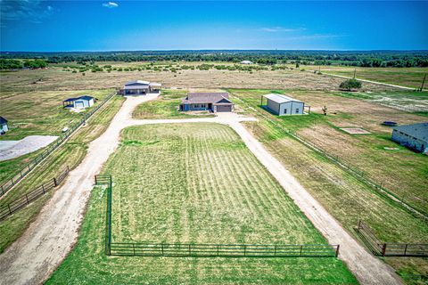 1081 Apache TRL Rockdale TX 76567