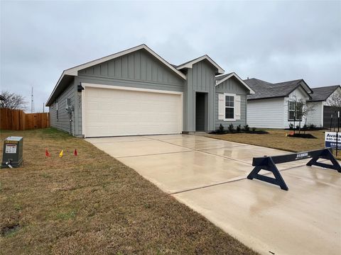 Photo of 221 Wirecrested DR, Lockhart, TX 78644 (MLS # 2264165)