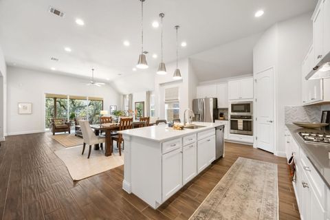 8902 Moccasin PATH Austin TX 78736