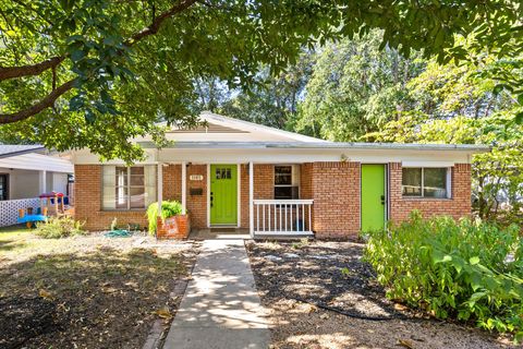 Photo of 1105 Alegria RD, Austin, TX 78757 (MLS # 1713397)