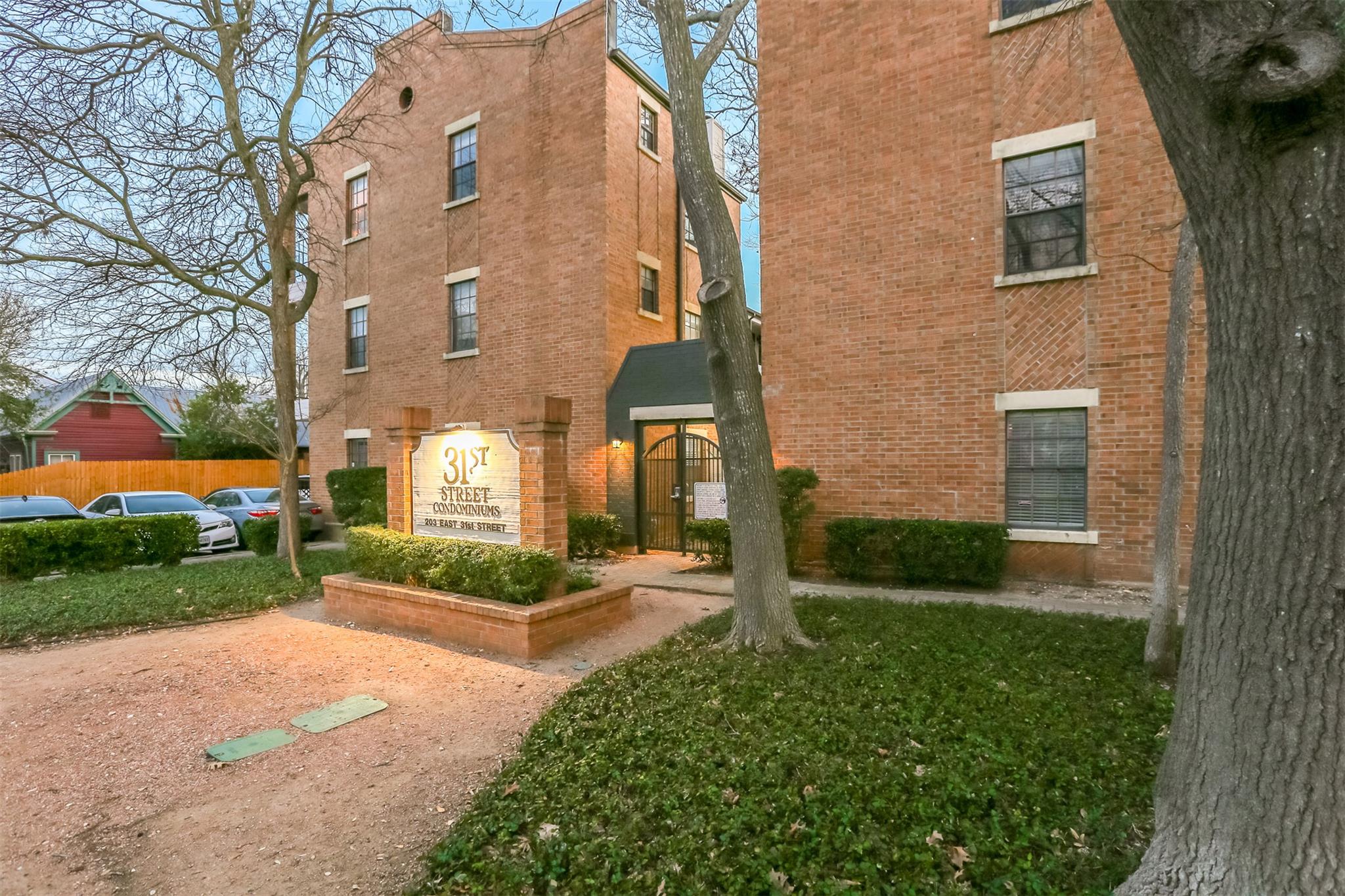 203 E 31st ST 104