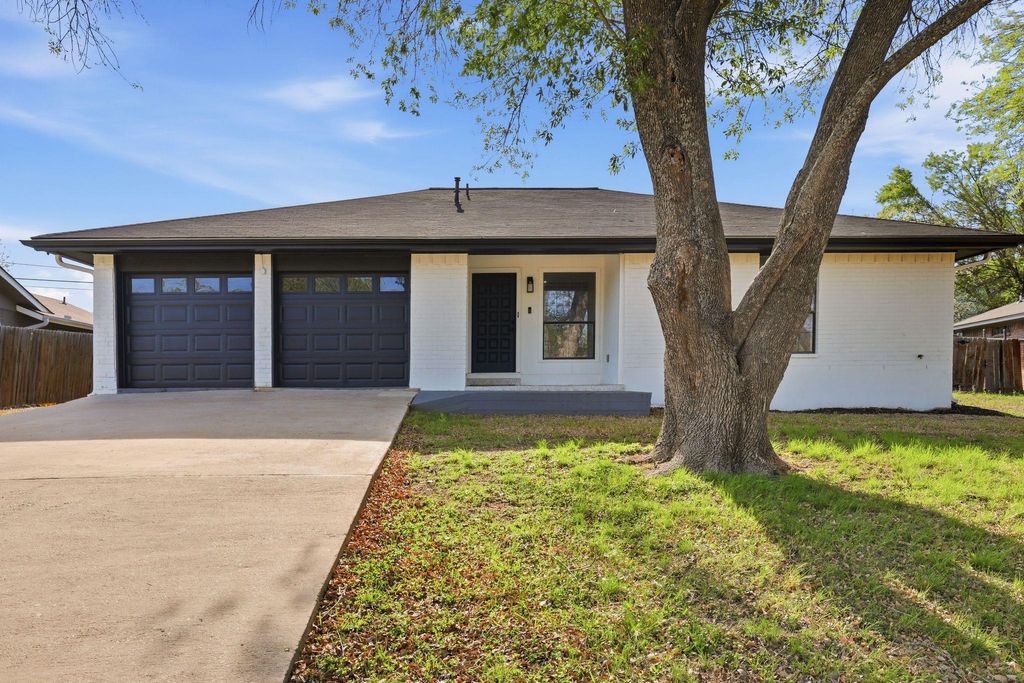 Photo of 1509 Parkview LN, San Marcos, TX 78666 (MLS # 3451474)