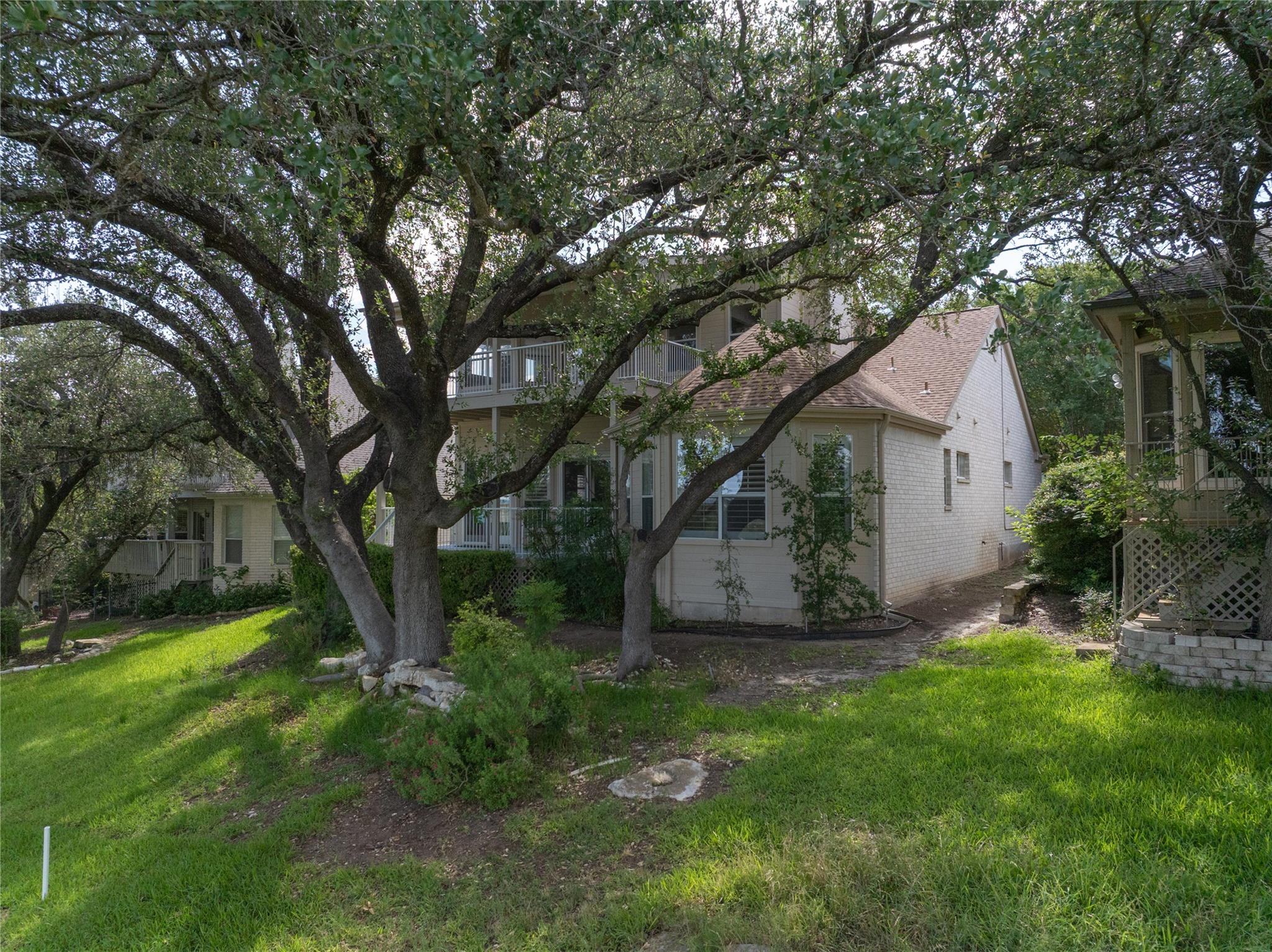 403 Hazeltine DR