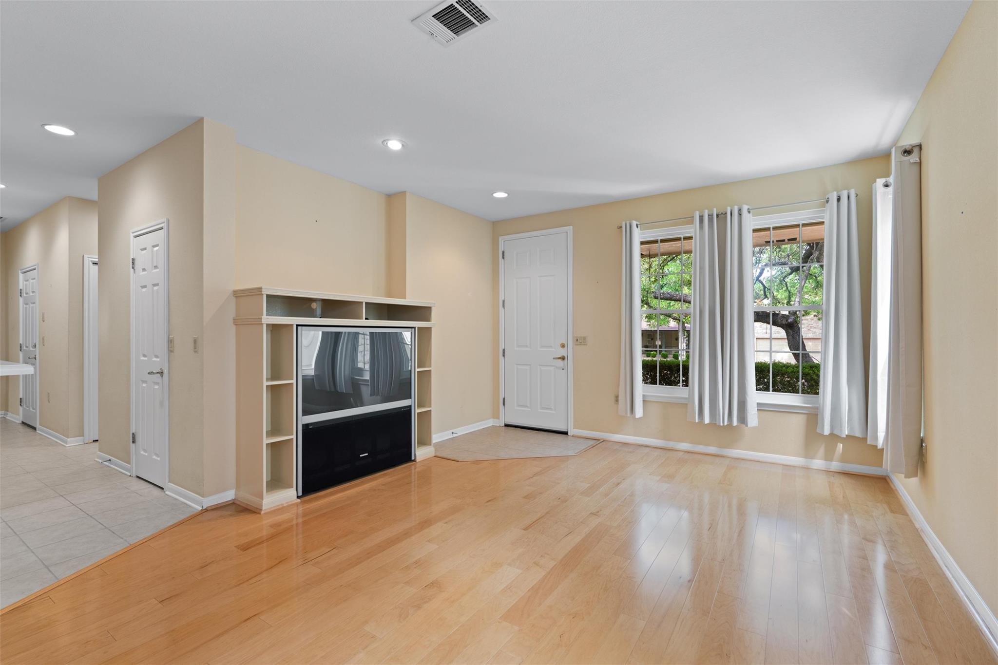 214 Whispering Wind DR