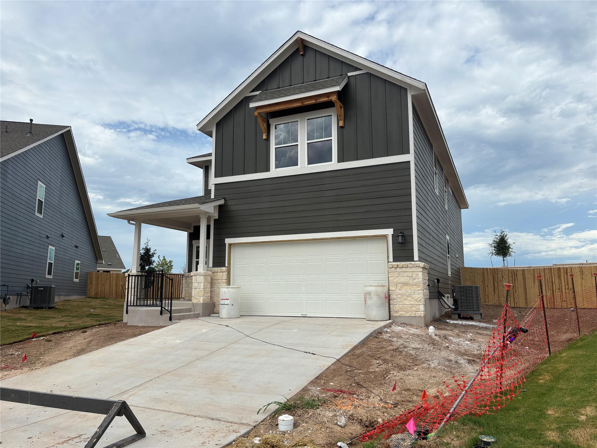229 Kings Canyon DR