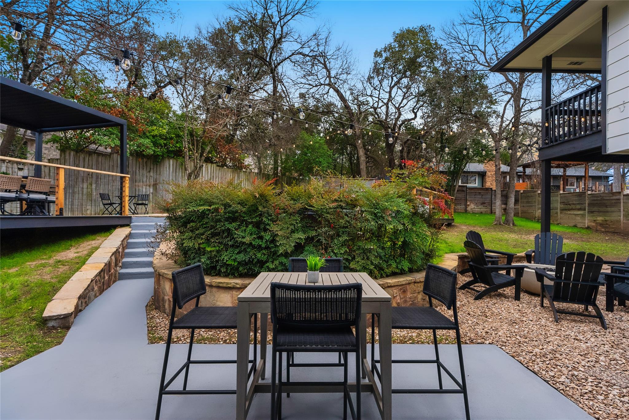 2209 Forest Bend DR