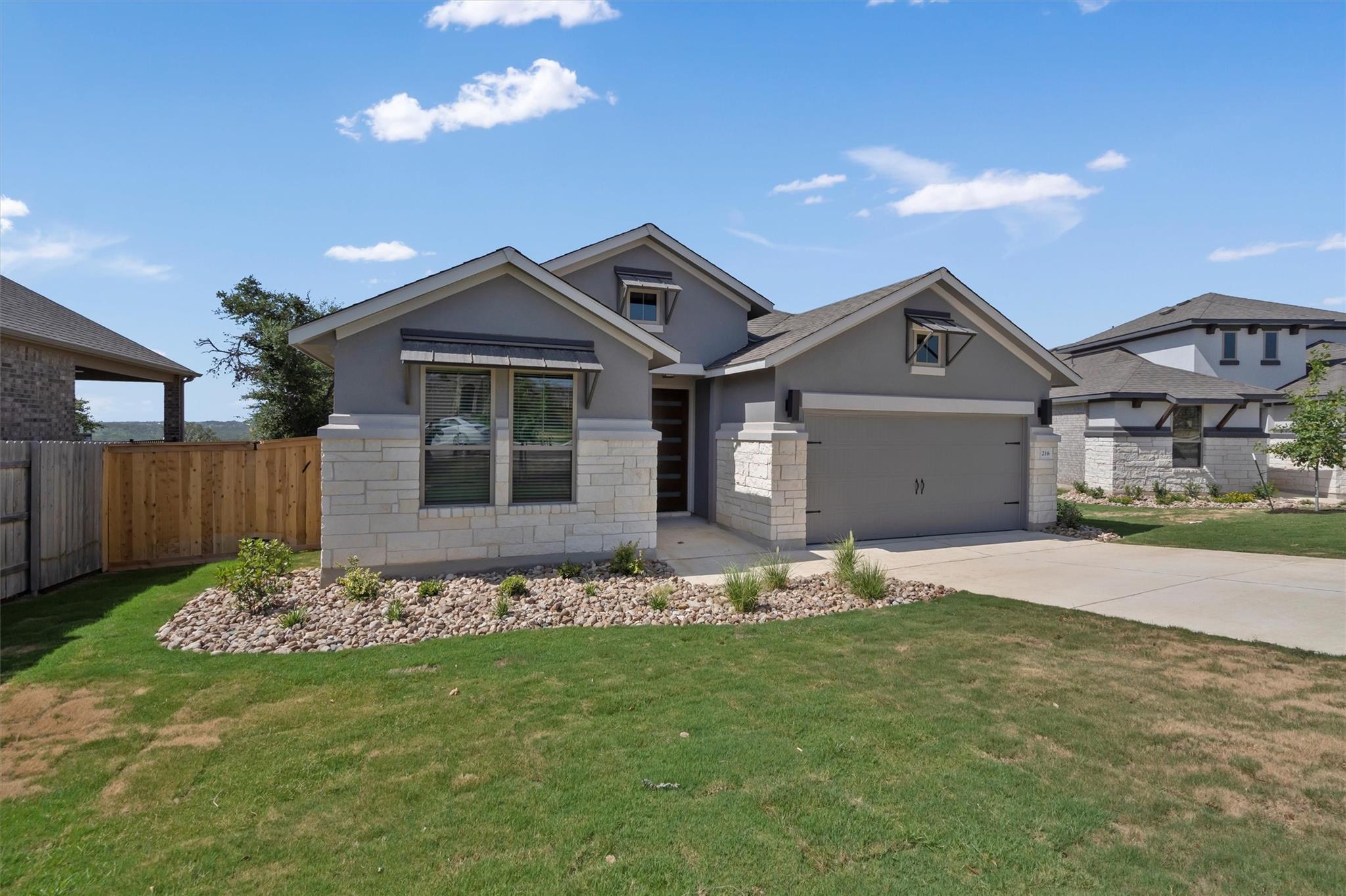 216 Scenic Hills CIR