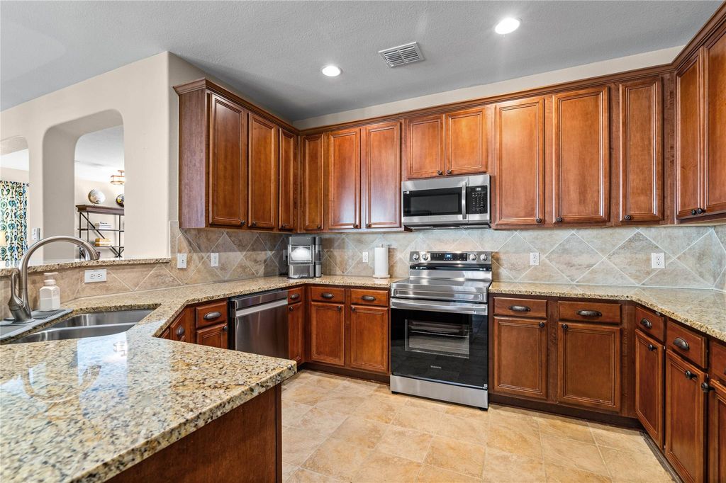 Photo of 328 Island Oak DR, Austin, TX 78748 (MLS # 5768221)