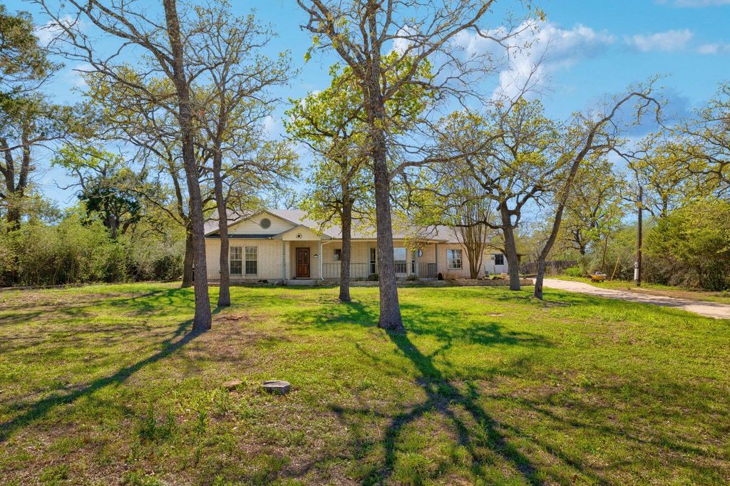Photo of 216 WEST OAK LOOP, Cedar Creek, TX 78612 (MLS # 1269473)