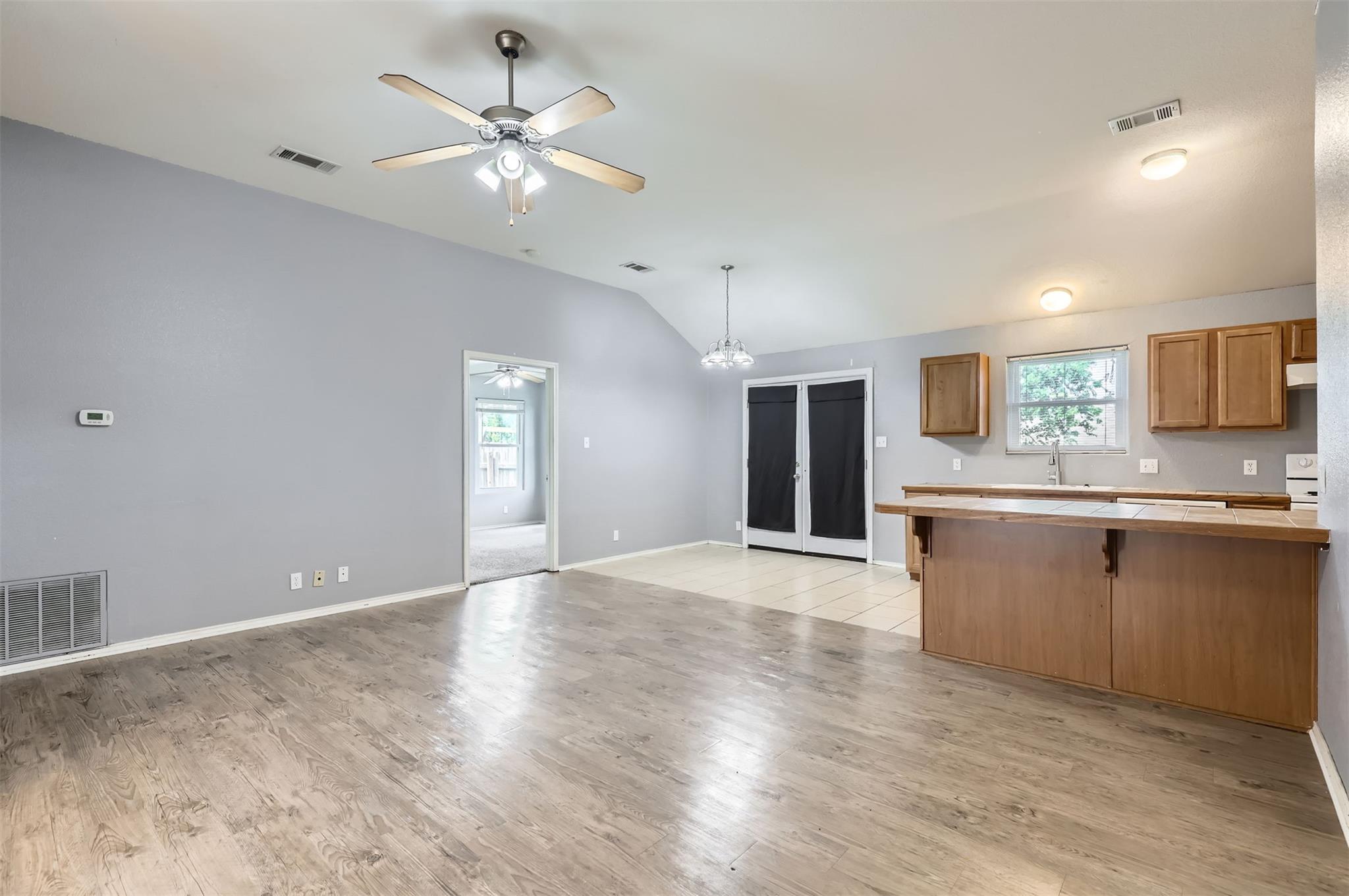 224 Copper LN