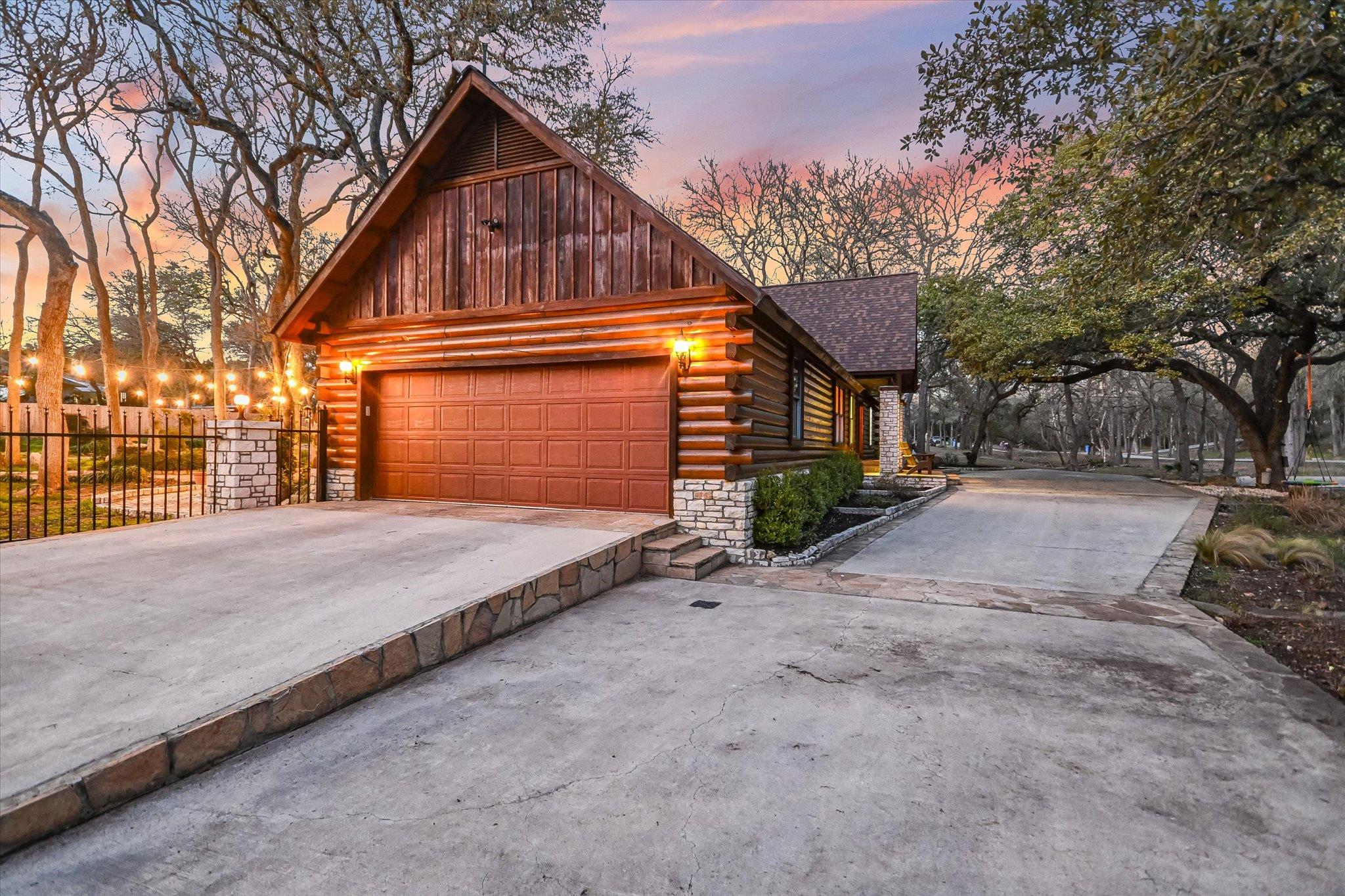 Wimberley, Texas 78676, United States, 3 Bedrooms Bedrooms, ,4 BathroomsBathrooms,Residential,Active,79645