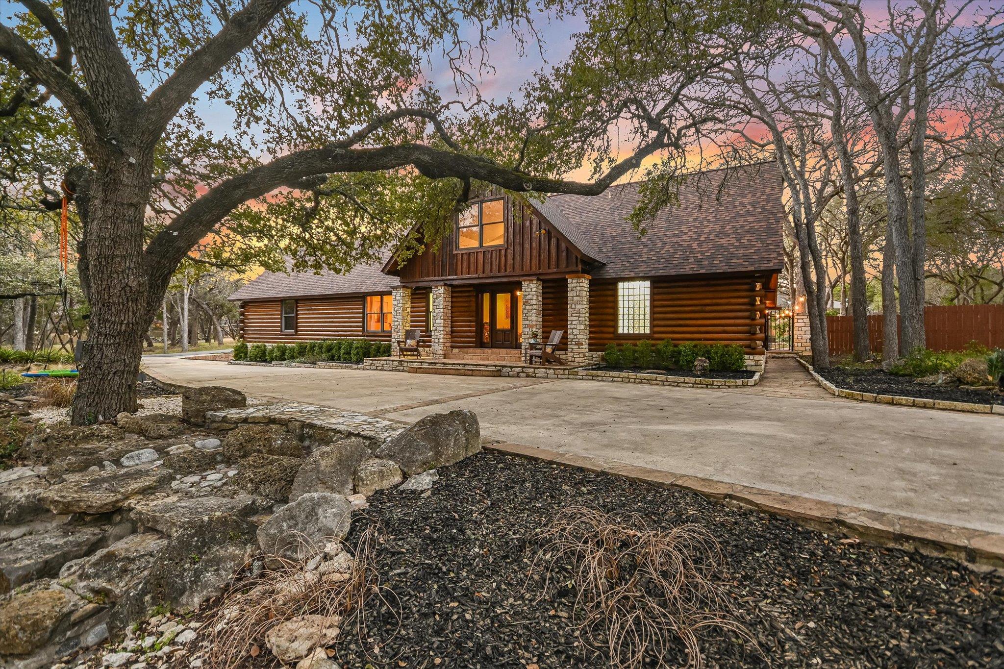 Wimberley, Texas 78676, United States, 3 Bedrooms Bedrooms, ,4 BathroomsBathrooms,Residential,Active,79645