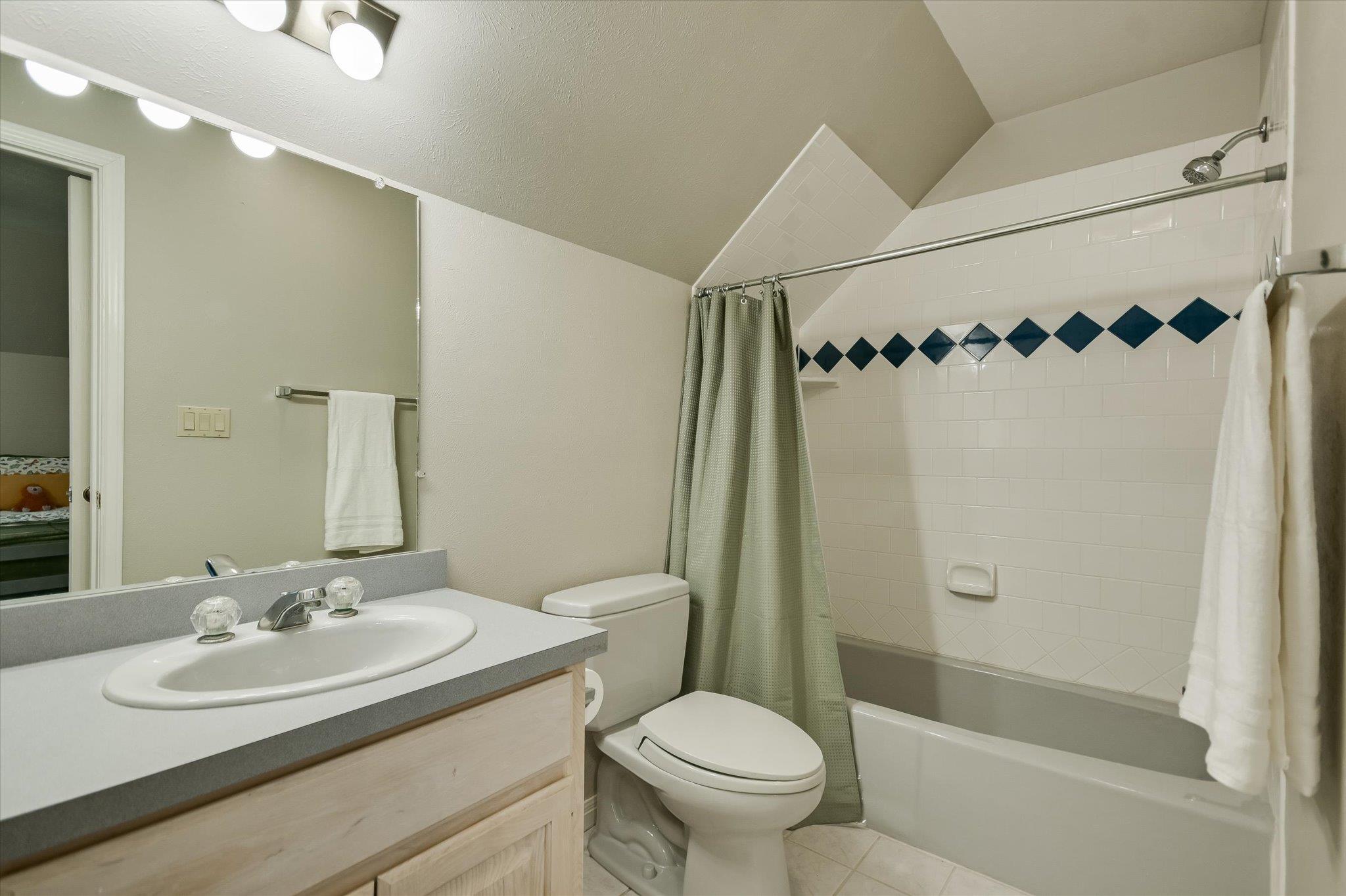 Wimberley, Texas 78676, United States, 3 Bedrooms Bedrooms, ,4 BathroomsBathrooms,Residential,Active,79645