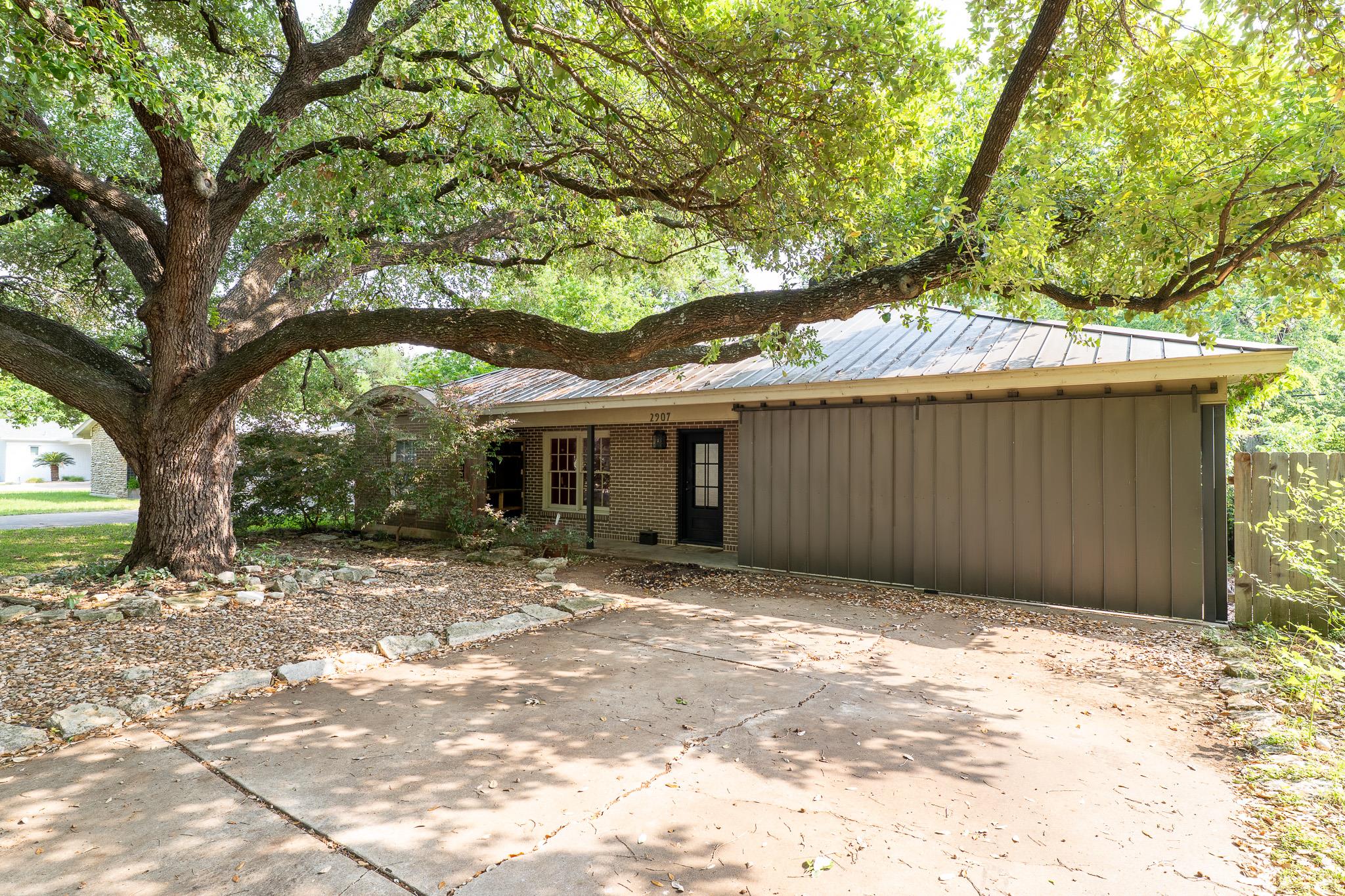 2907 Pinecrest DR
