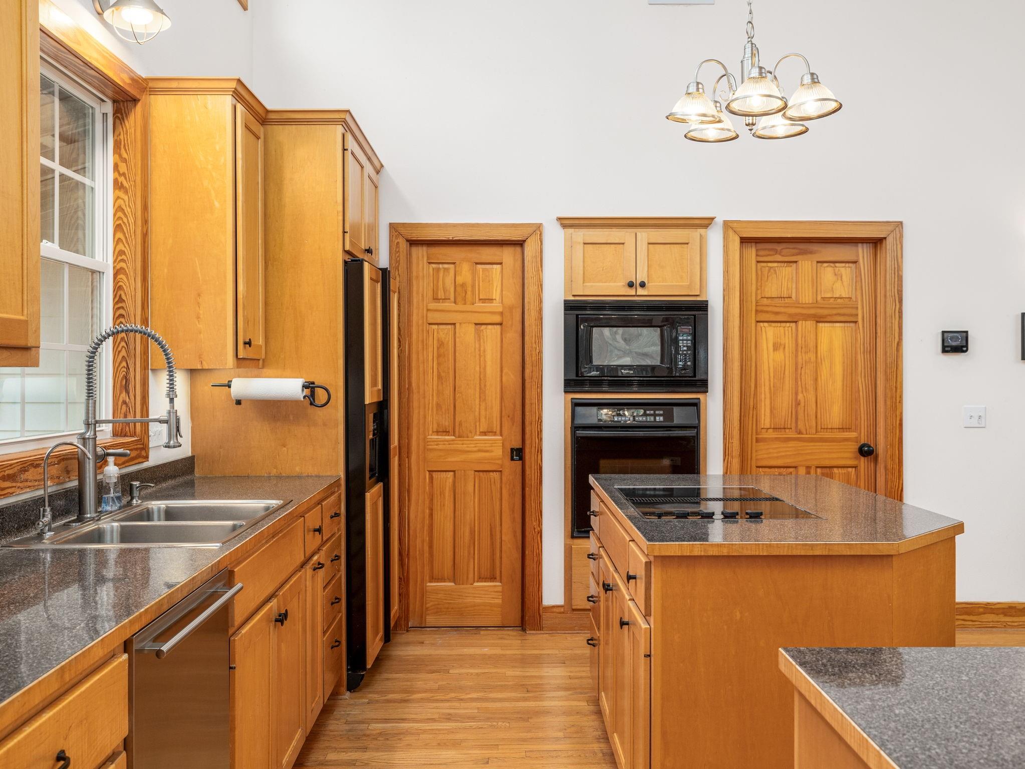 Driftwood, Texas 78619, United States, 3 Bedrooms Bedrooms, ,4 BathroomsBathrooms,Residential,Active,7234