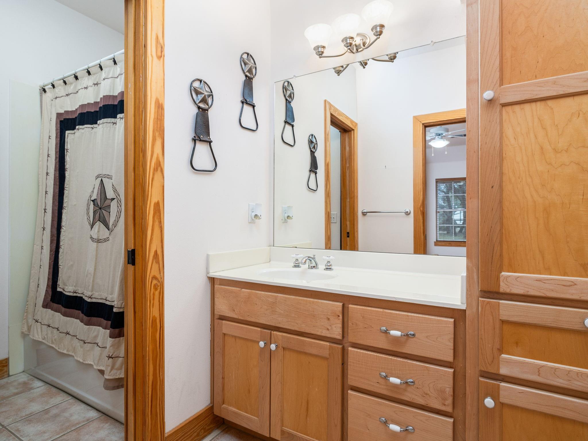 Driftwood, Texas 78619, United States, 3 Bedrooms Bedrooms, ,4 BathroomsBathrooms,Residential,Active,7234