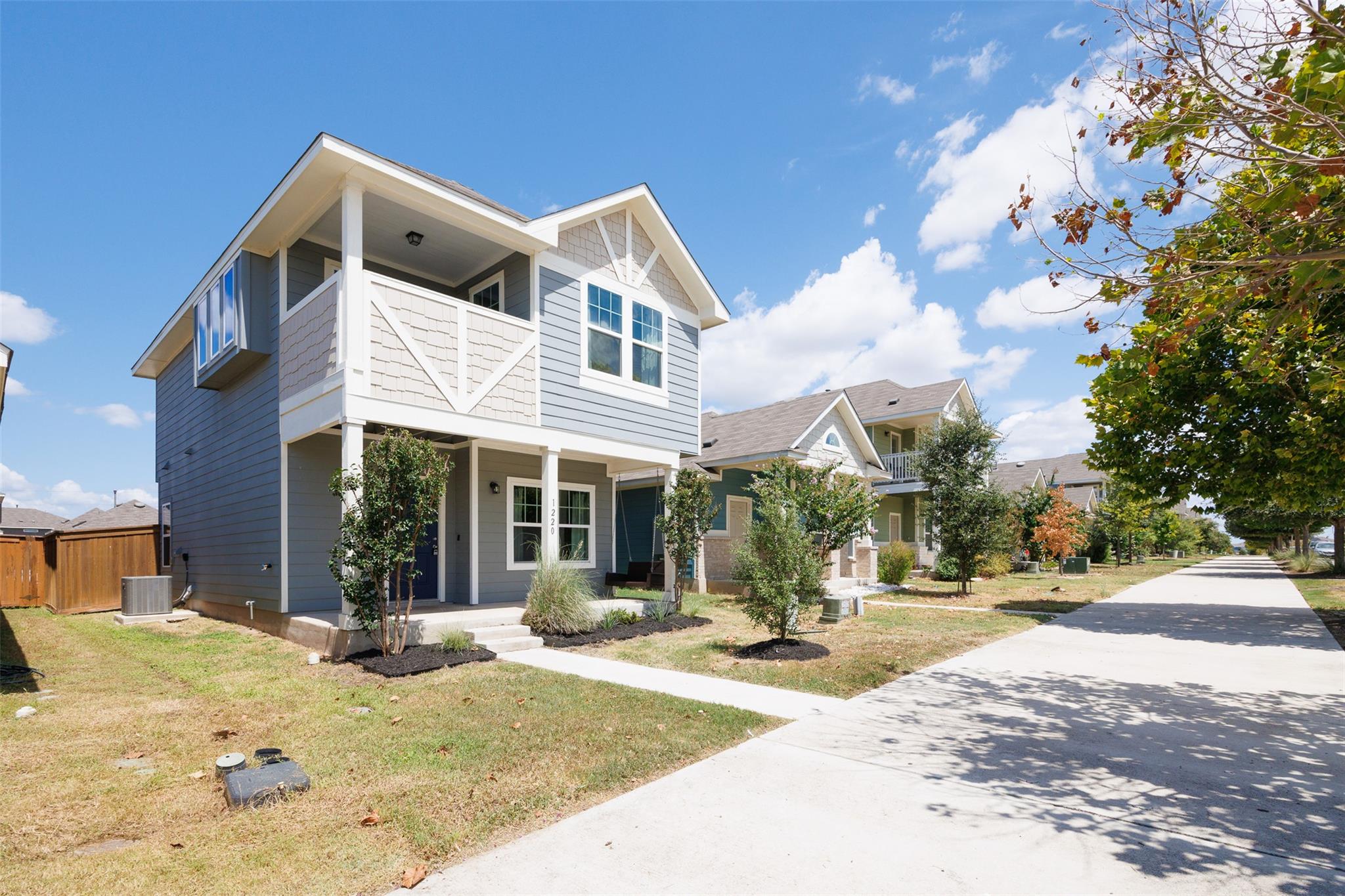 1220 Esplanade PKWY