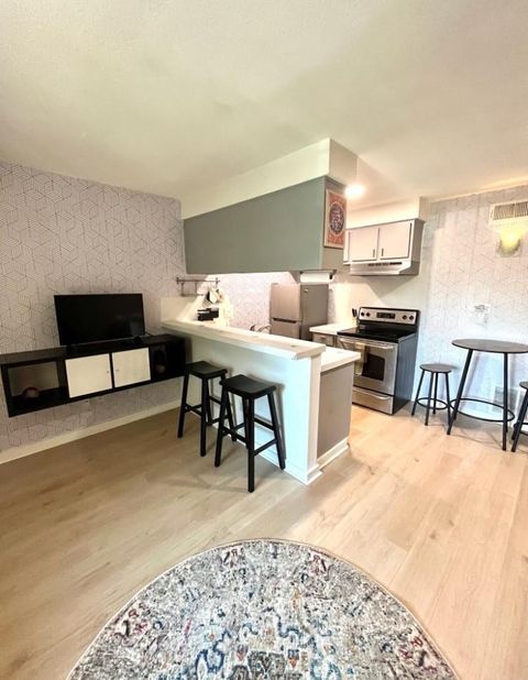 Tiny photo for 2302 E Side DR #30, Austin, TX 78704 (MLS # 4549482)